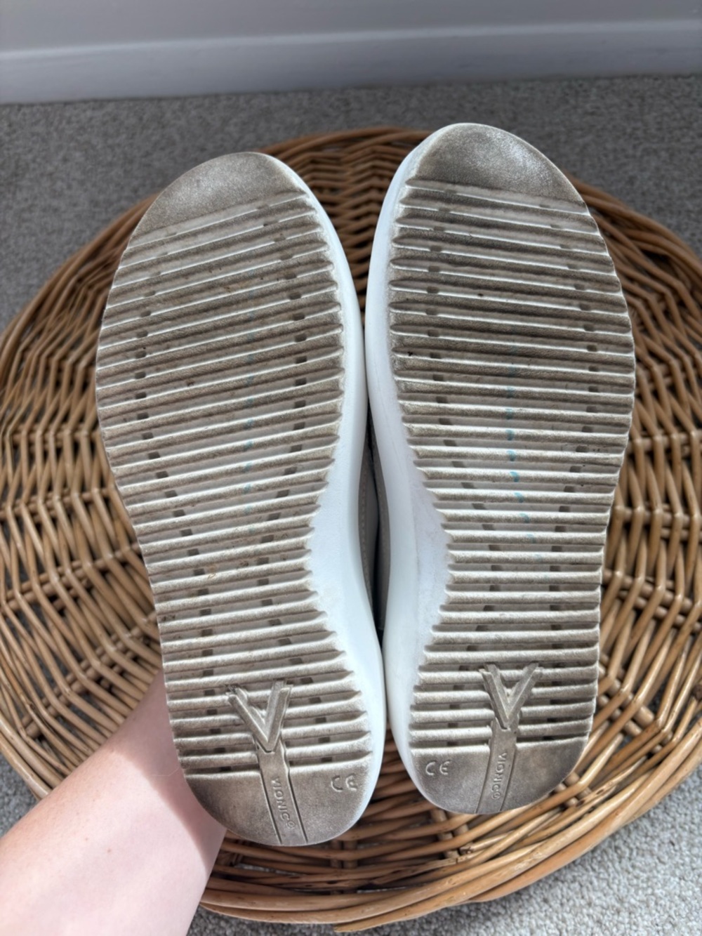 Vionic White Silver Metallic Kearny Leather Platform Slip On Sneakers Size 7 - Picture 11 of 11